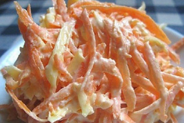 Легкий морковный салат с чесночком: витаминная бомба для тех, кто печется о весе…