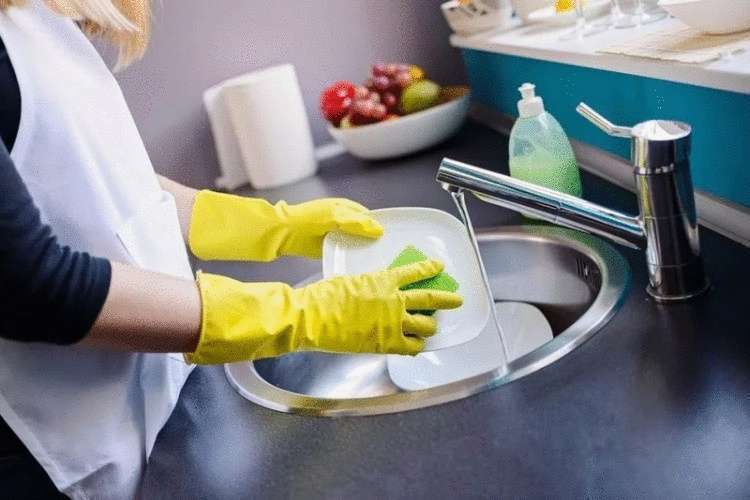 В чем опасность средств для мытья посуды и как вымыть ее без химии