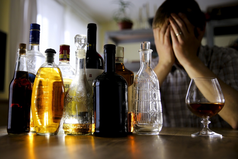Как влияет на организм человека алкоголь и почему стоит вообще от него отказаться.