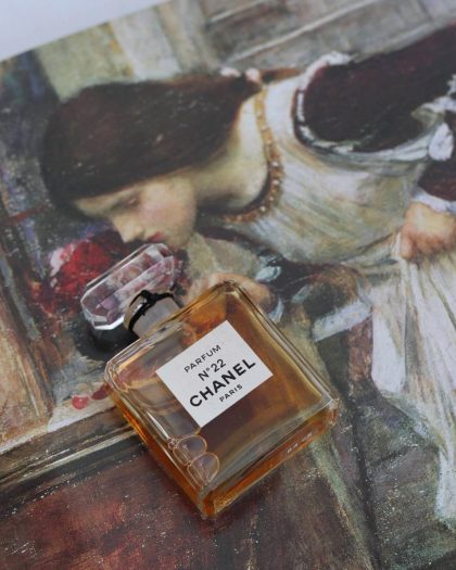 7 трюков с парфюмом, зная которые, вы будете приятно пахнуть